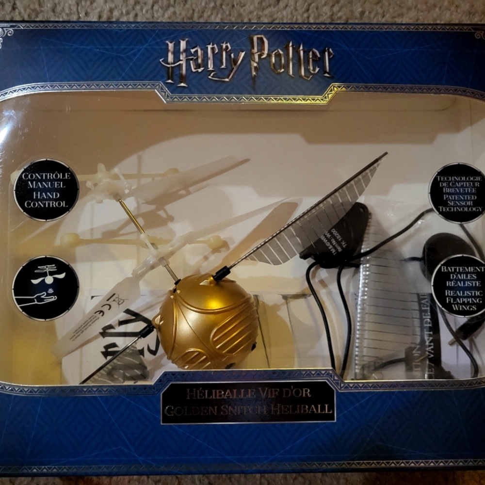Hogwarts HARRY POTTER Golden Snitch Heliball Hand Control Quidditch